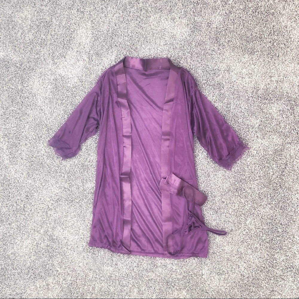 Beautiful Satin Robe - Picture 3 of 3